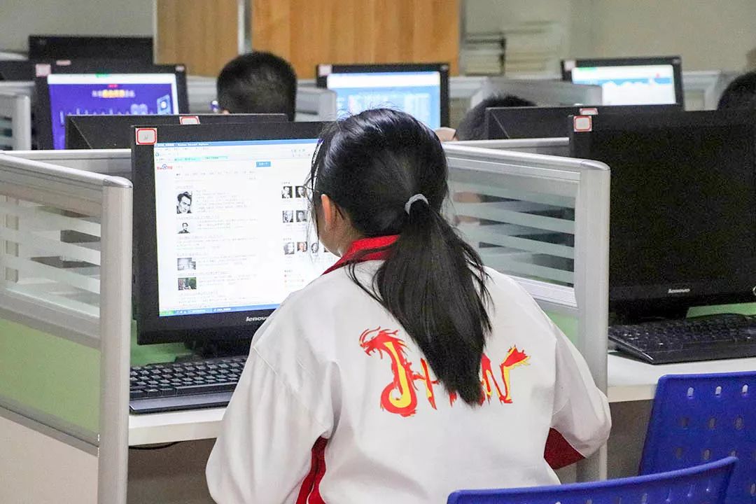 泉州这所中学，办过世界级比赛，还有独立露天游泳池？！厉害了！