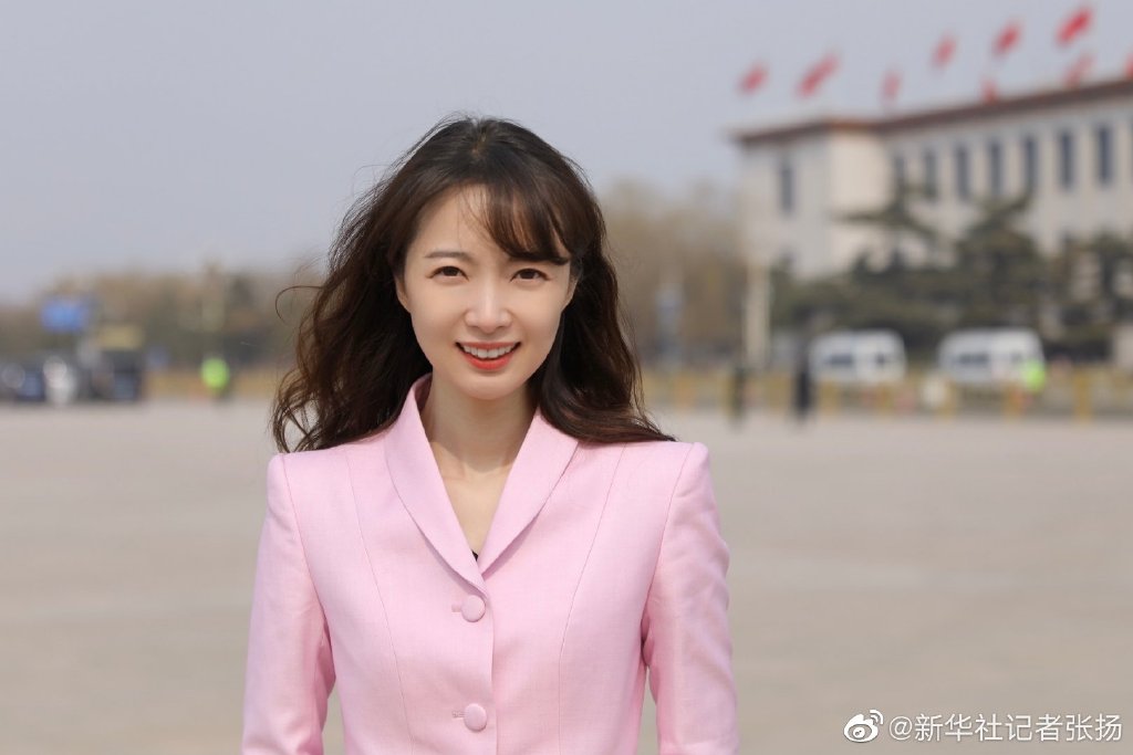 千里挑四！出现在文艺汇演上的领诵员冯琳，会是下一个王冰冰吗？