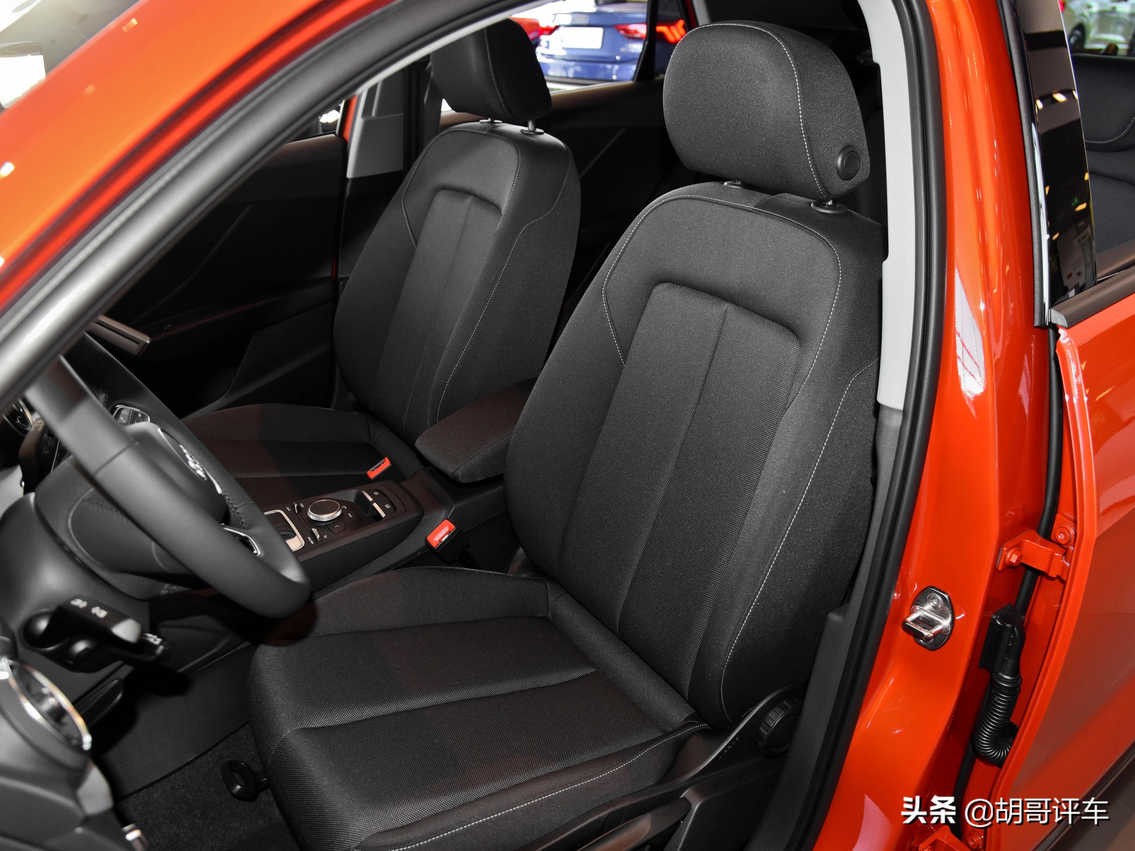 奥迪最小的SUV，低油耗也有大空间，实拍奥迪Q2L