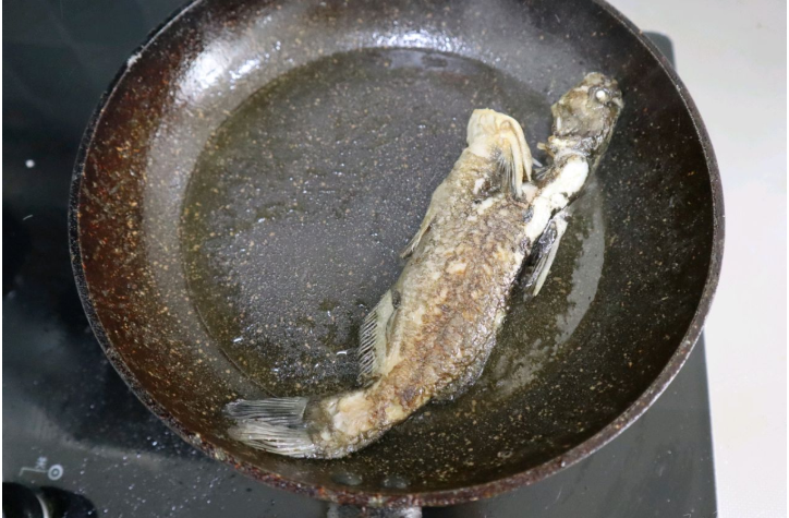 黄骨鱼豆腐汤好喝有窍门，简单营养刺又少，大人孩子都喜欢