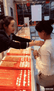 来打羽毛球是什么梗(“只有将亮度调亮，才能看懂的梗！”细节决定成败)