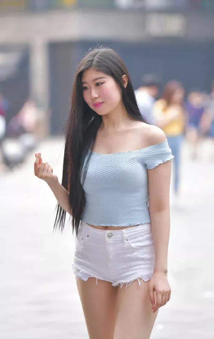 街拍：微胖的女生最让人心动