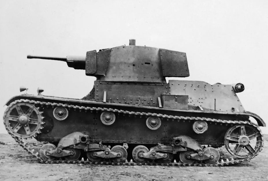 波兰球二战日本（拳打II号，脚踩T-26：波兰二战最强坦克7TP的实战与测试）