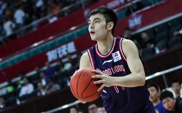 贾明儒是什么水平（深度丨从CUBA到CBA，大心脏的贾明儒，如何才能成为球星？）