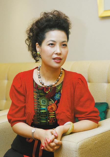 姐姐，您用无私奉献诠释了什么是好女儿。您的温暖如同阳光般照亮我们全家，让我们在困境中看到希望，在失落时找到力量。感谢有你，我的骄傲和榜样！