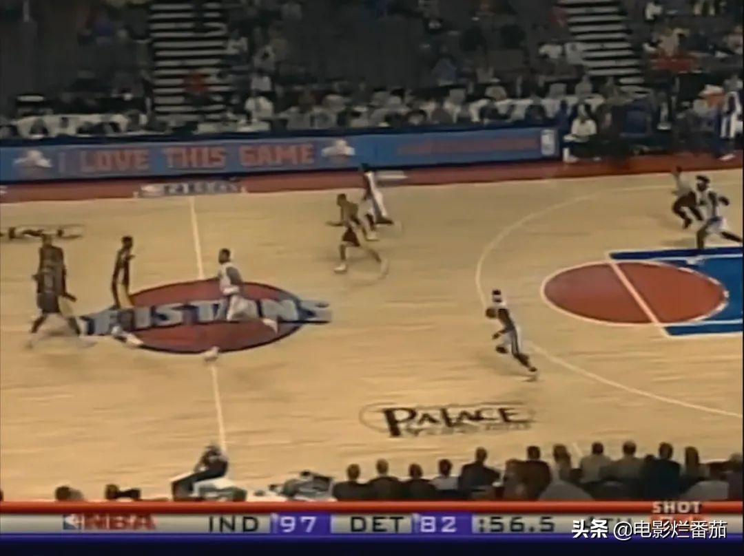nba球星有哪些紀(jì)錄片（史上最慘烈的NBA斗毆現(xiàn)場(chǎng)！這部紀(jì)錄片，揭開(kāi)奧本山宮殿沖突之謎）