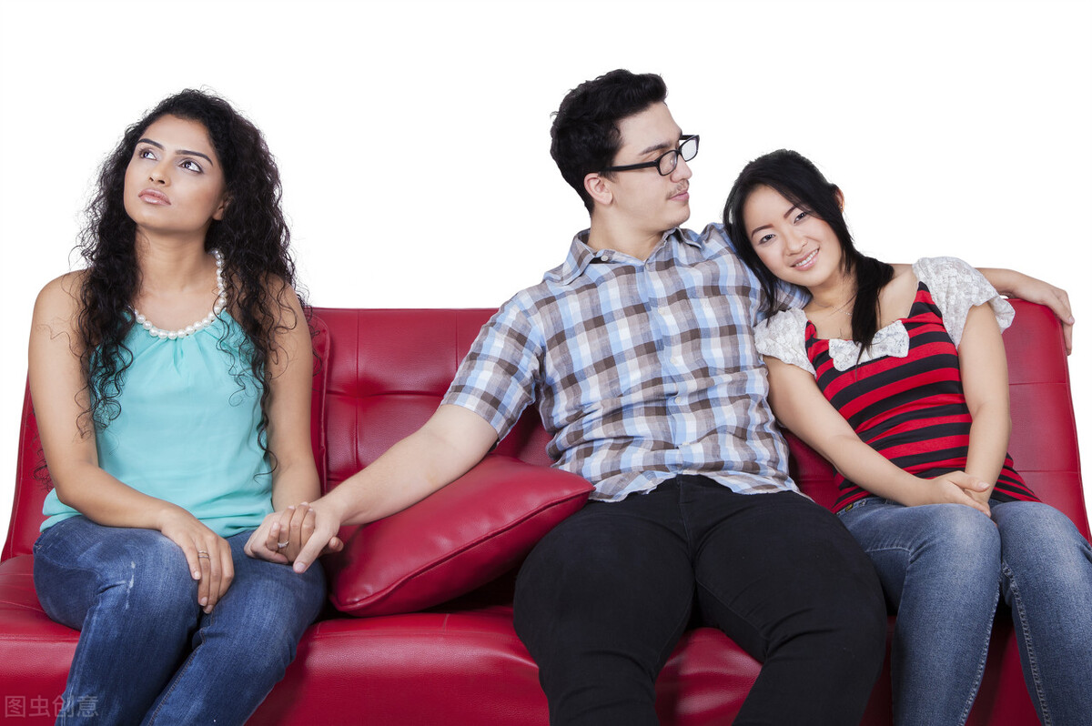 30岁男人：和23岁女大学生聊天消遣，最后假戏真做，发生了关系