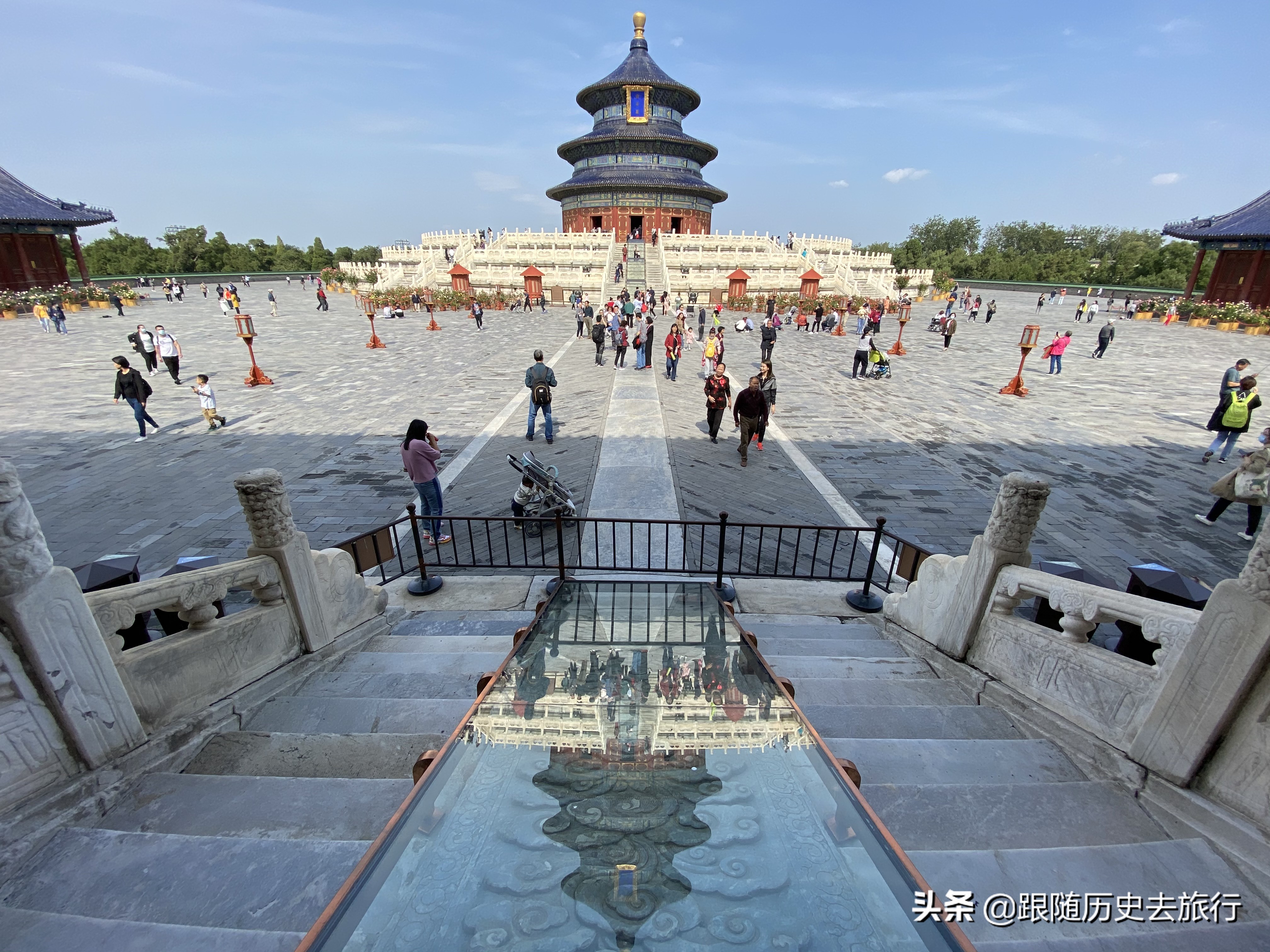 最初的天坛是仿照南京形制建的天地坛,合祭皇天和后土,典礼都是在大祀