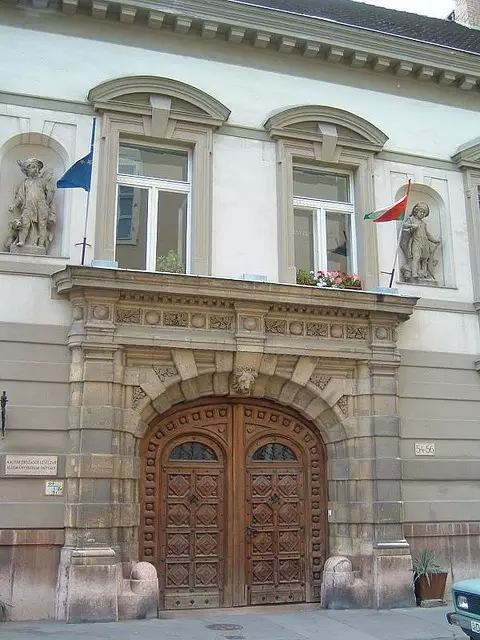 我愿是激流(鲁迅先生的自嘲古诗)