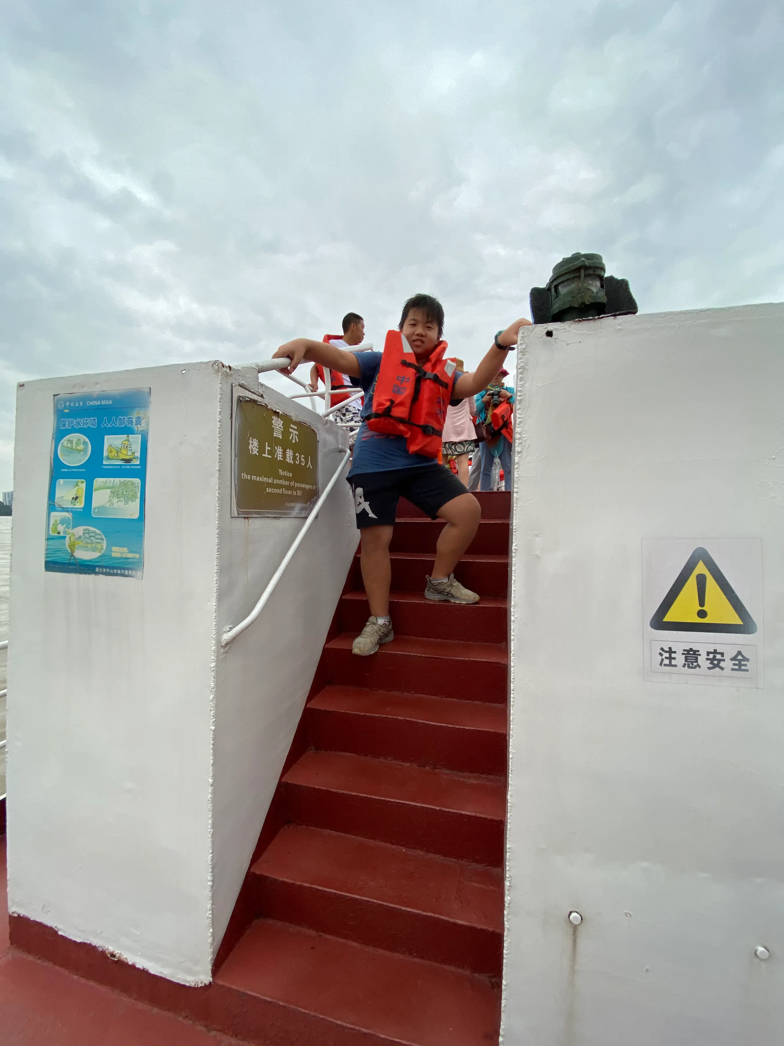 深圳去九寨沟旅游(深圳自驾九寨沟8日游（深-重庆-成都-都江堰-乐山-九寨沟-返深）)