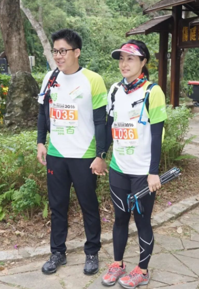 郭晶晶比老公大几岁（霍启刚庆祝郭晶晶40岁，自嘲“老夫少妻”，结婚9年成豪门童话）