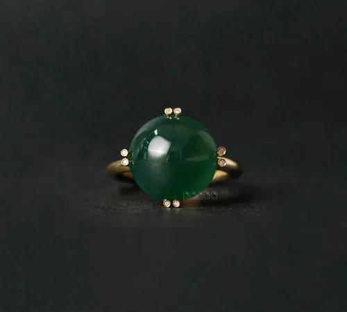 翡翠蓝水蛋面，镶嵌手链或者戒指都是绝美，询价有惊喜