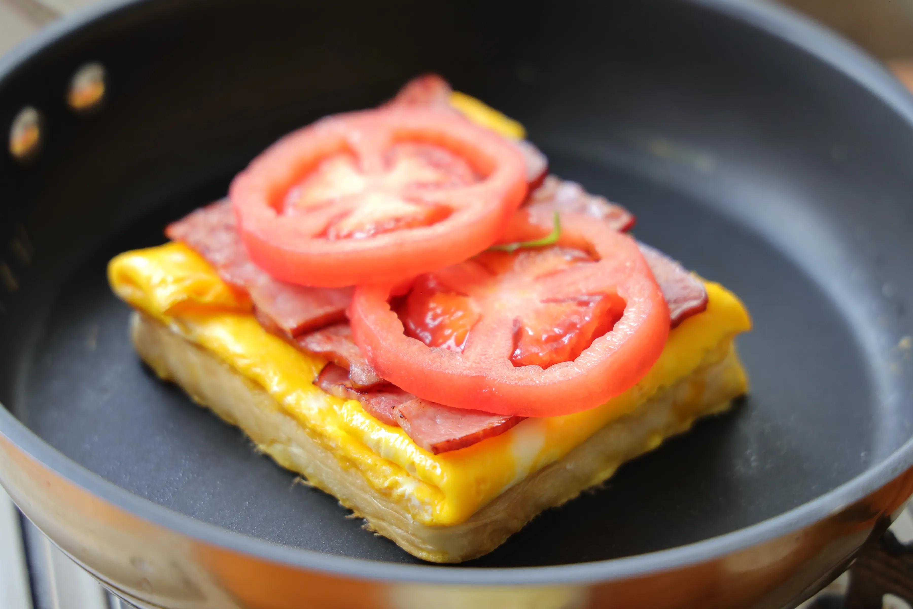 早餐不知道吃什么？那就来一片三明治吧！营养健康，关键很快手