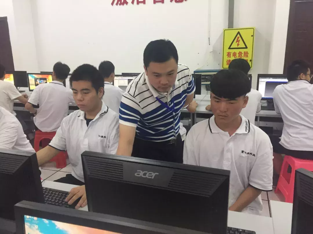 刘唐根：职业教育战线上的一面旗帜｜榜样