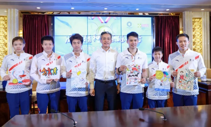 全红婵又与师哥聚首！出席庆功座谈会，举止成熟了，有冠军风范