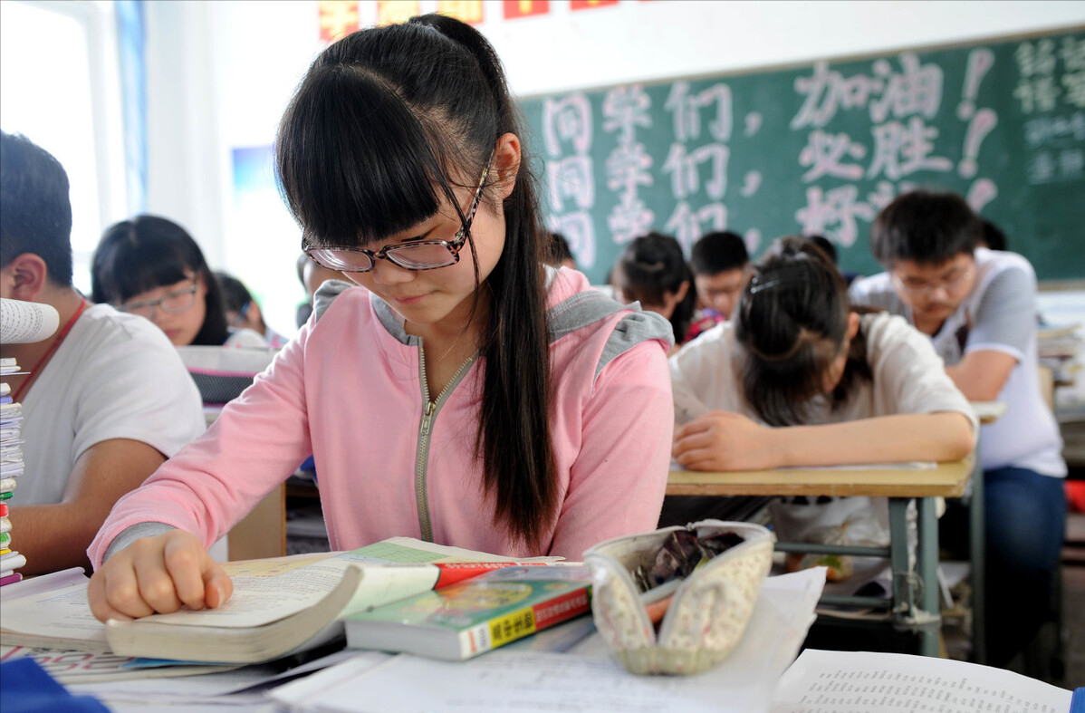 高考518分只能“喜提”大专，安徽文科生伤心哭诉，官方回应来了