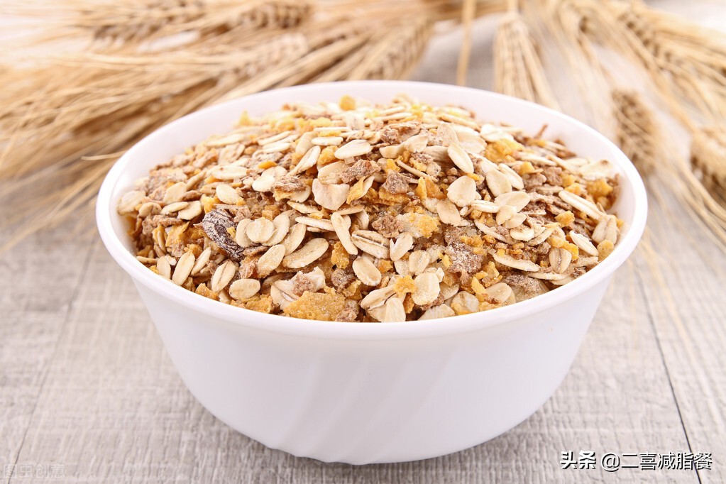 营养麦片有什么营养_营养燕麦片的功效和作用_燕麦片的营养价值和功效