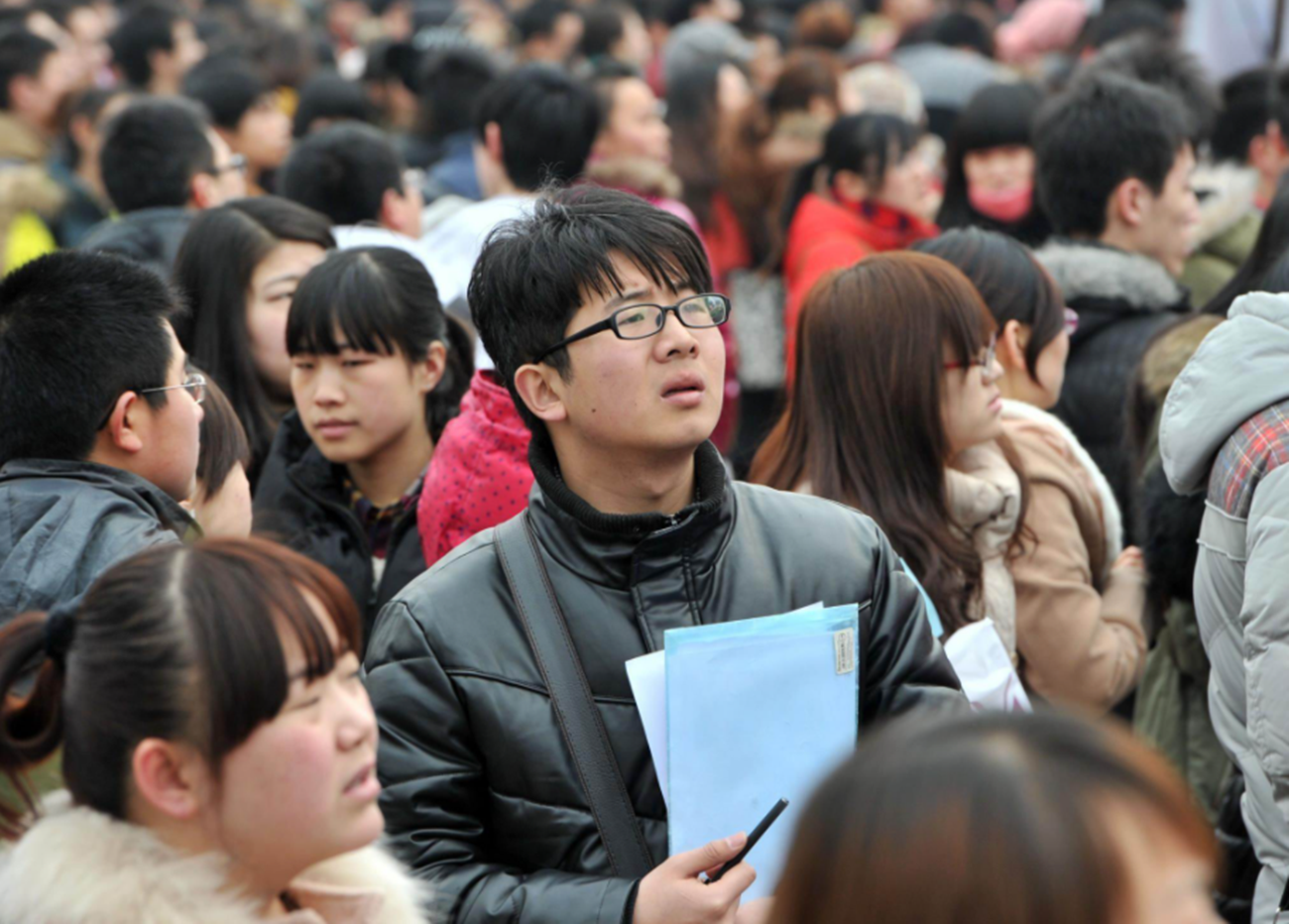 大学生“就业难”，市场却有2200万岗位无人填补，错位原因是啥？