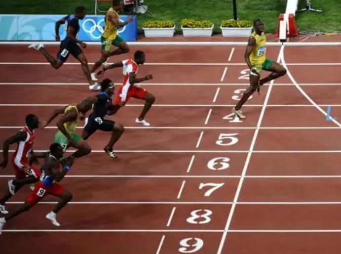 伦敦奥运会100米决赛（都说博尔特统治短跑8年，3届奥运拿8金，那还有1枚金牌输给谁？）