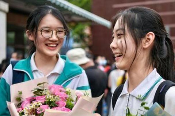 多名高考状元背景公开，家境很相似，他们大都来自“三有”家庭