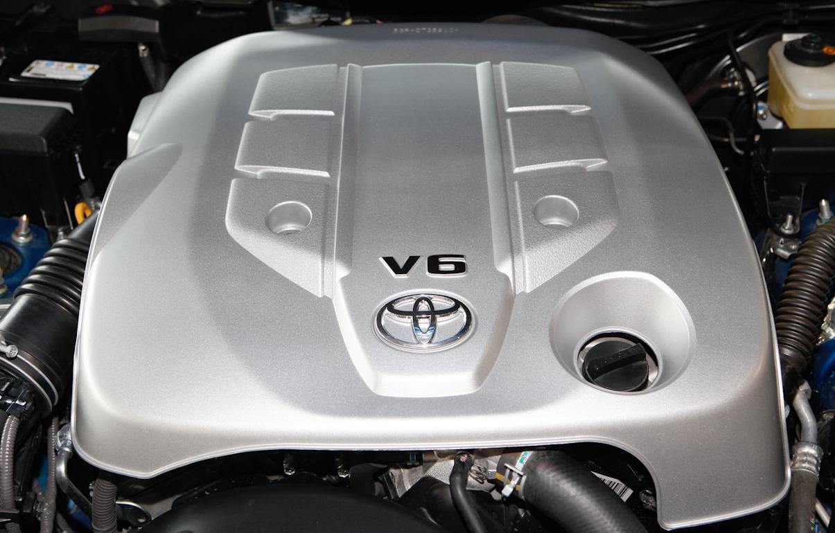 丰田v6发动机神车锐志为什么停产?丰田背后打的什么小算盘?