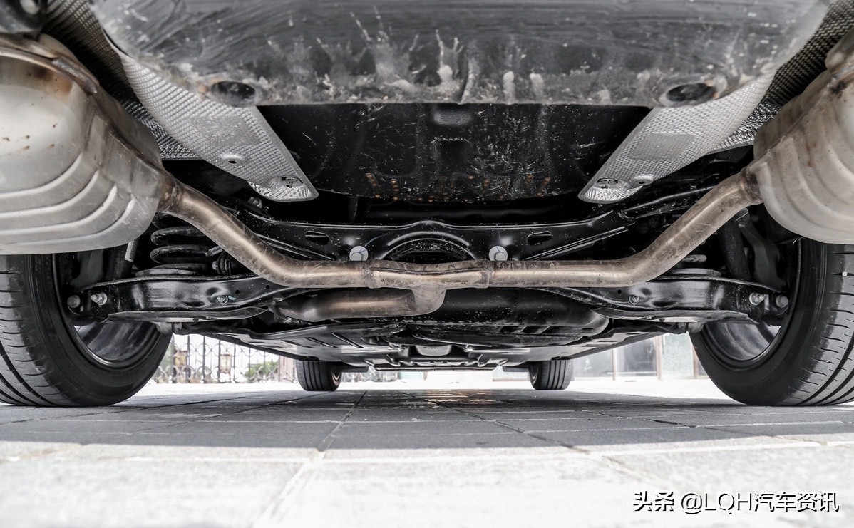 手握25万，首选奥迪A4L呢？还是选择迈腾、帕萨特好？