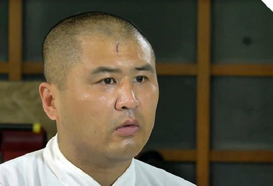 我們?yōu)槭裁匆磳?duì)舉重（太極雷雷公開反對(duì)小孩練舉重：舉重影響身高發(fā)育，對(duì)椎間盤也不好）
