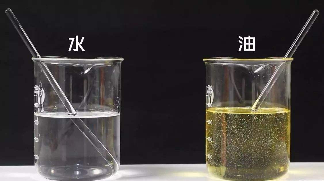 食用油的沸(fei)点（食用油的沸点和燃点的区别）