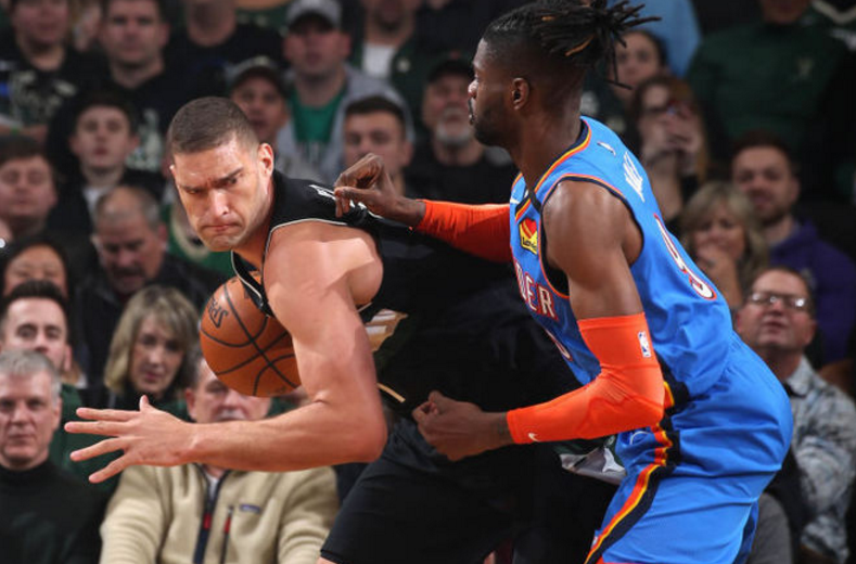 字母哥28 8球队为何却遭血洗（NBA惨案！字母哥狂轰32+13+6，47分血洗雷霆，保罗也顶不住了）