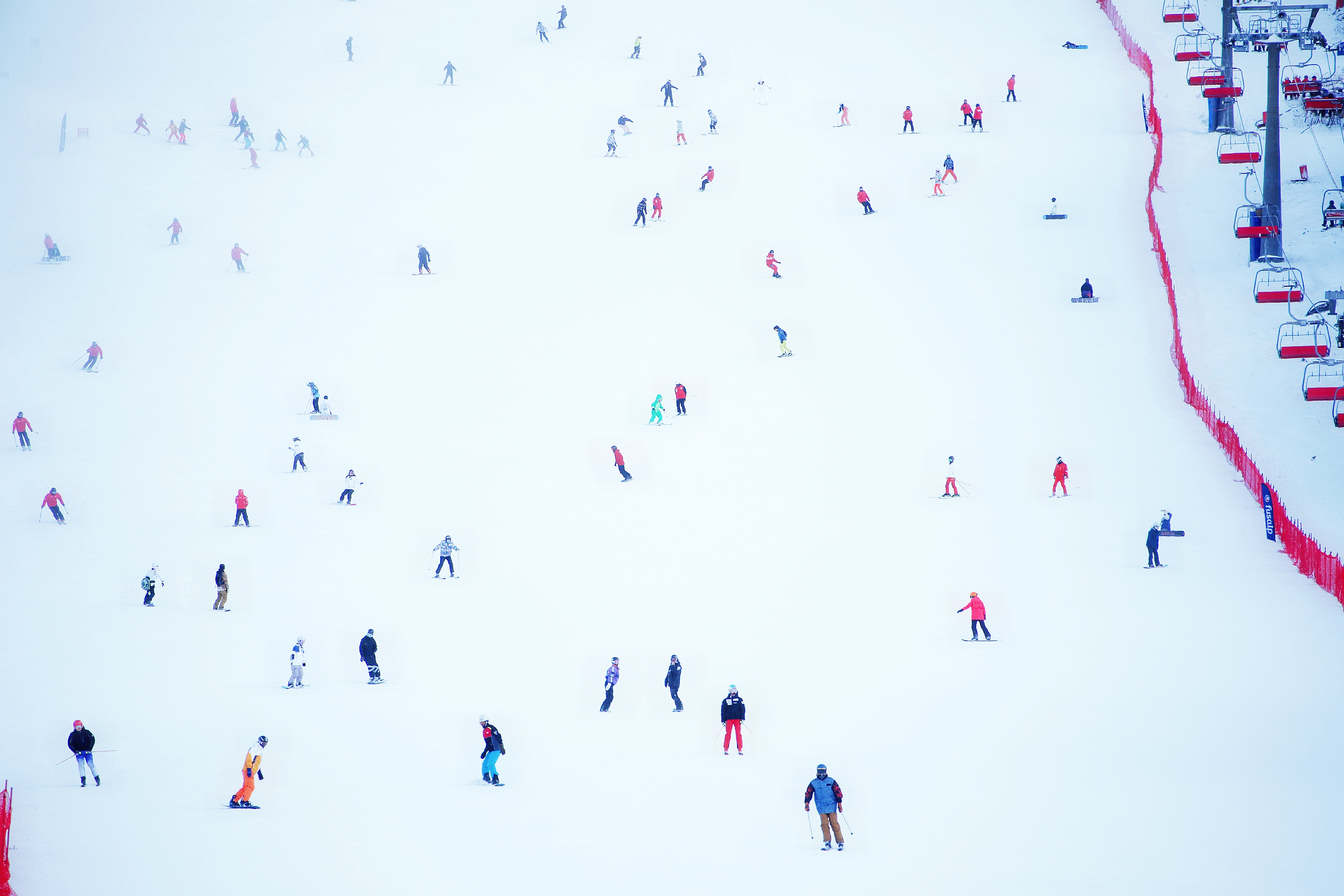 吉林滑雪场哪个最好玩(今年冬季吉林滑雪异常火爆，吉林四大滑雪场游客爆棚，附带攻略)