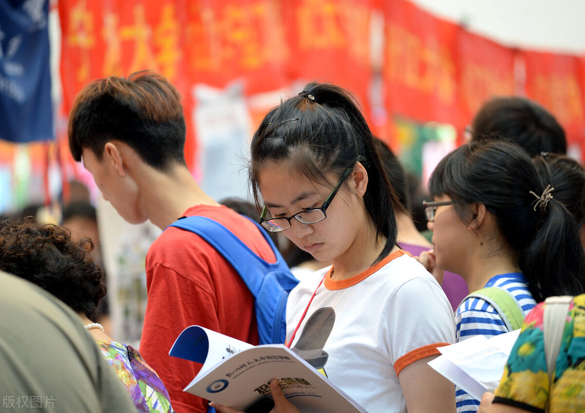 论高考外语改革中外语界的“失语”和“缺位”