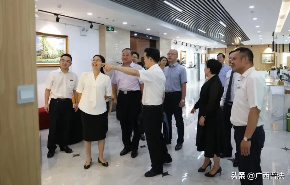 南宁市委常委、统战部部长严丽萍到广西万益律师事务所调研新的社会阶层人士律师行业统战工作实践创新工作