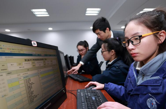 2021上海市大学排名出炉，华东理工大学第5，前两名实至名归