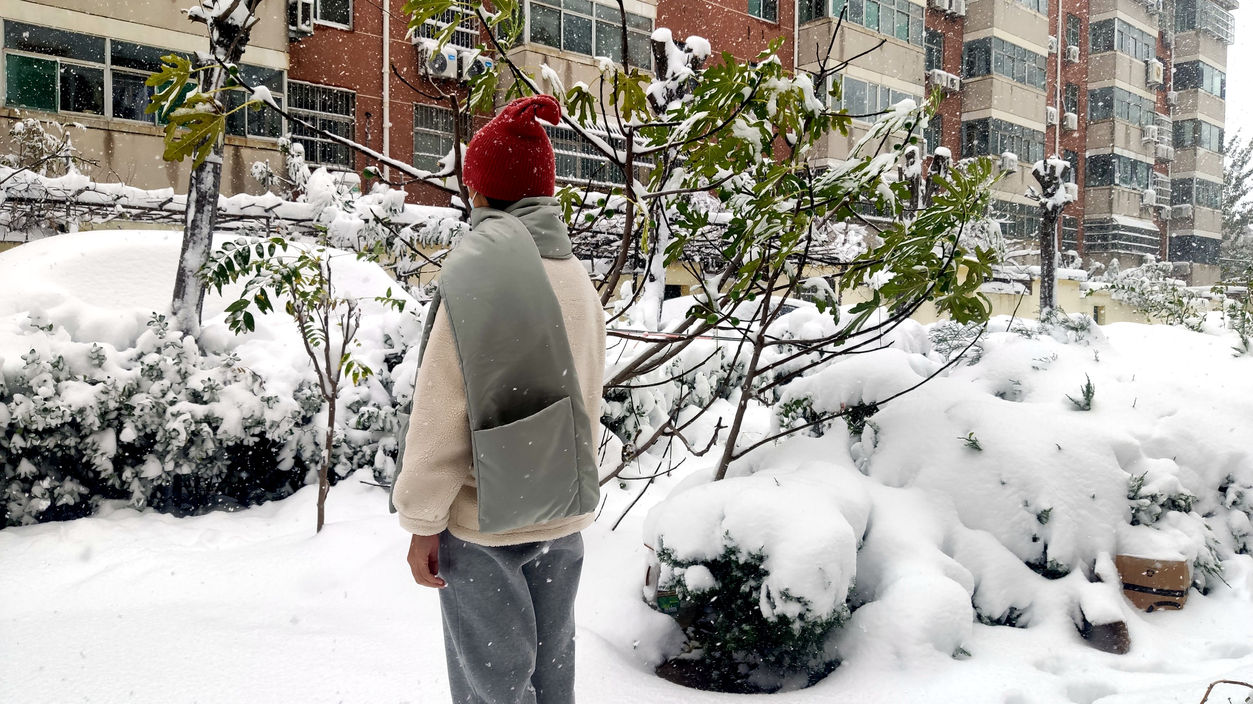 寒冬里送给您丝丝温暖：几素潮流发热围巾轻体验