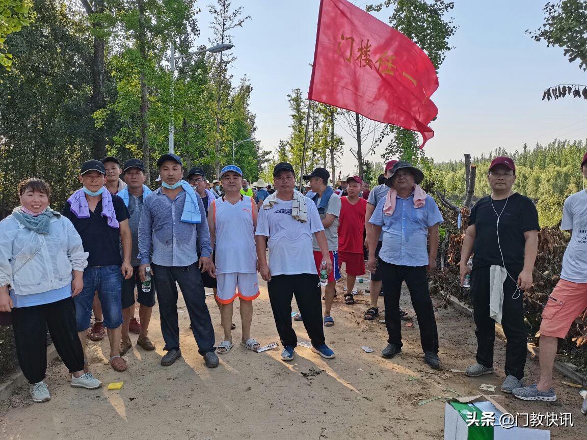 尉氏县门楼任一中党支部让党旗在抗洪救灾中高高飘扬