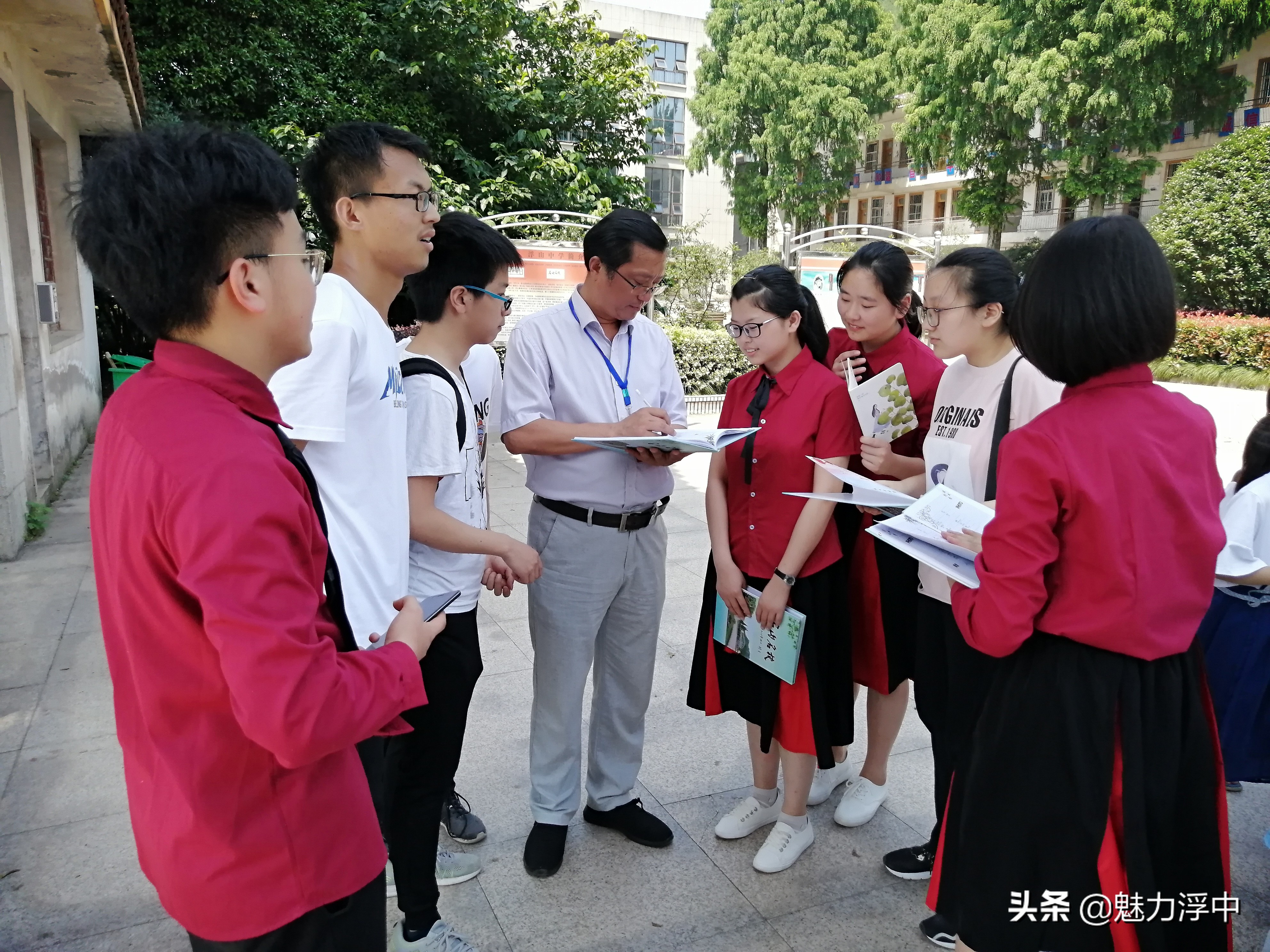 树立榜样，留下美好——浮山中学2019届学生毕业文明离校