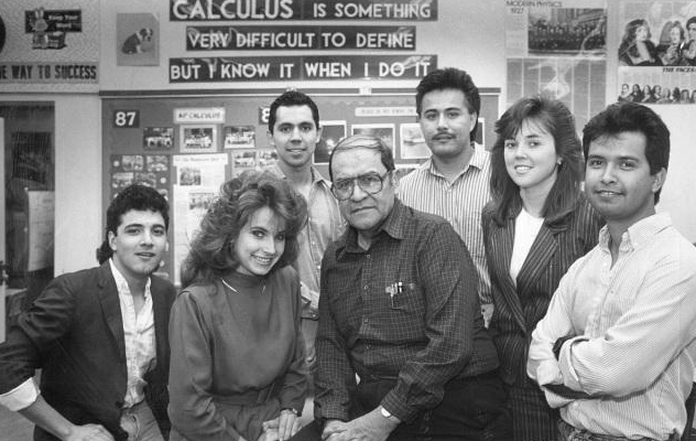 拿菜刀讲课，上课说“黑话”，硬是让400名混混考入名校