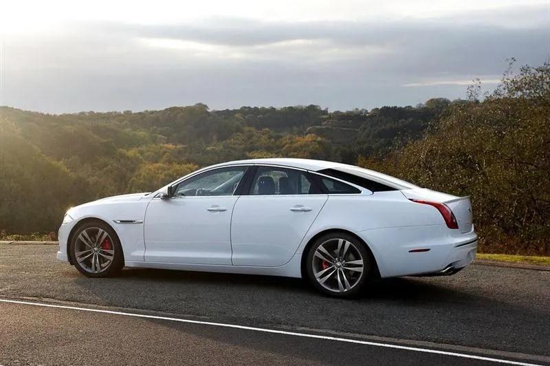 2021款捷豹xj正式到港,3.0l 四驱,竞争宝马7系