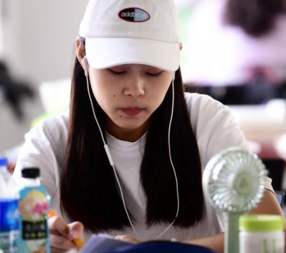 大学生的福音，这类学生可以免试成为公务员，职位还是干部级别