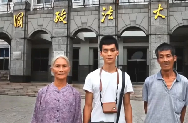 唐尚珺13次参加高考，依旧没有圆梦中科大，也许明年是最后一年