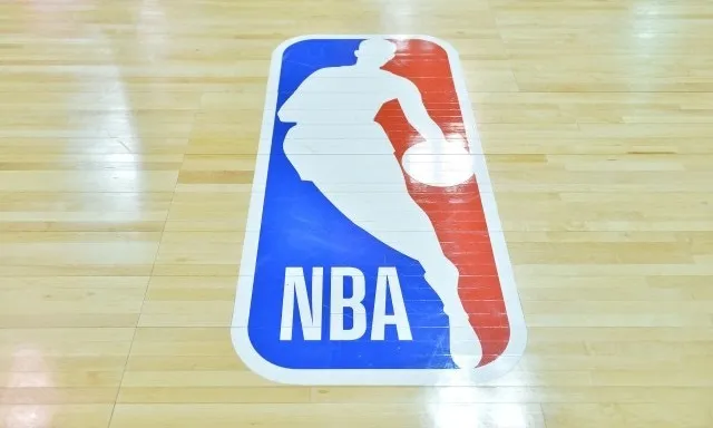 为什么很多网站不能看nba(迷之央视！央五：坚决不播NBA赛事！央六：詹姆斯纪录片走一遭)