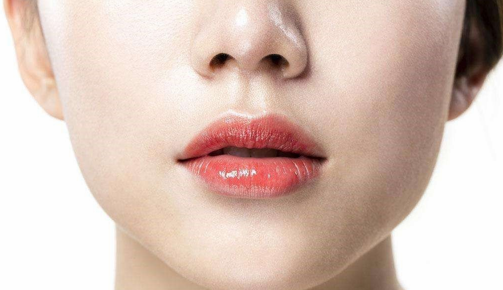嘴唇太厚了，医疗美容方法能改善吗？