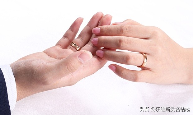 男朋友生日送什么（男朋友生日送什么？哪些禮物不踩雷？情侶鉆戒怎么樣？）