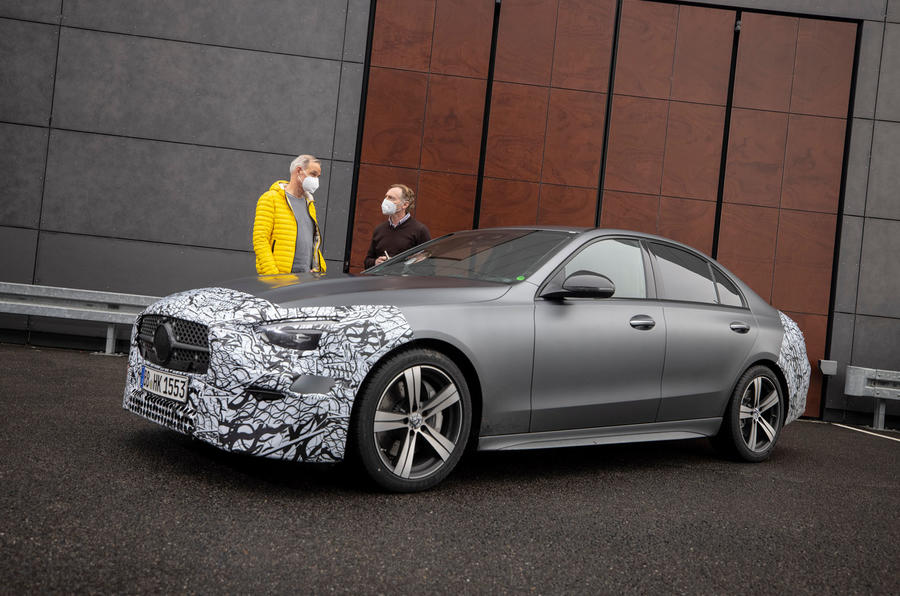 全新奔驰c级(c206)原型车海外首试