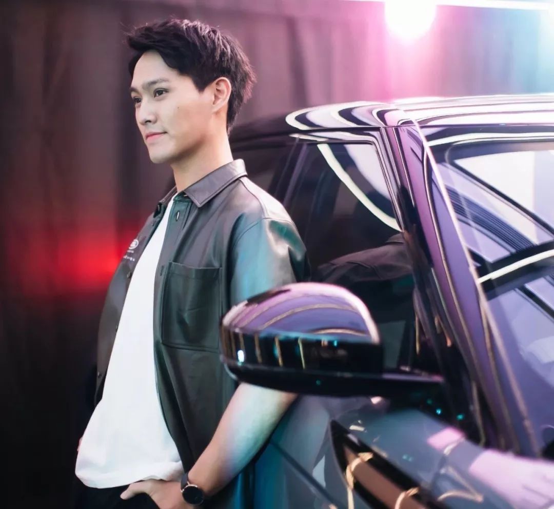 刘凯茵(母亲是"不老女神"赵雅芝,他出道9年无水花,32岁只剩帅气?