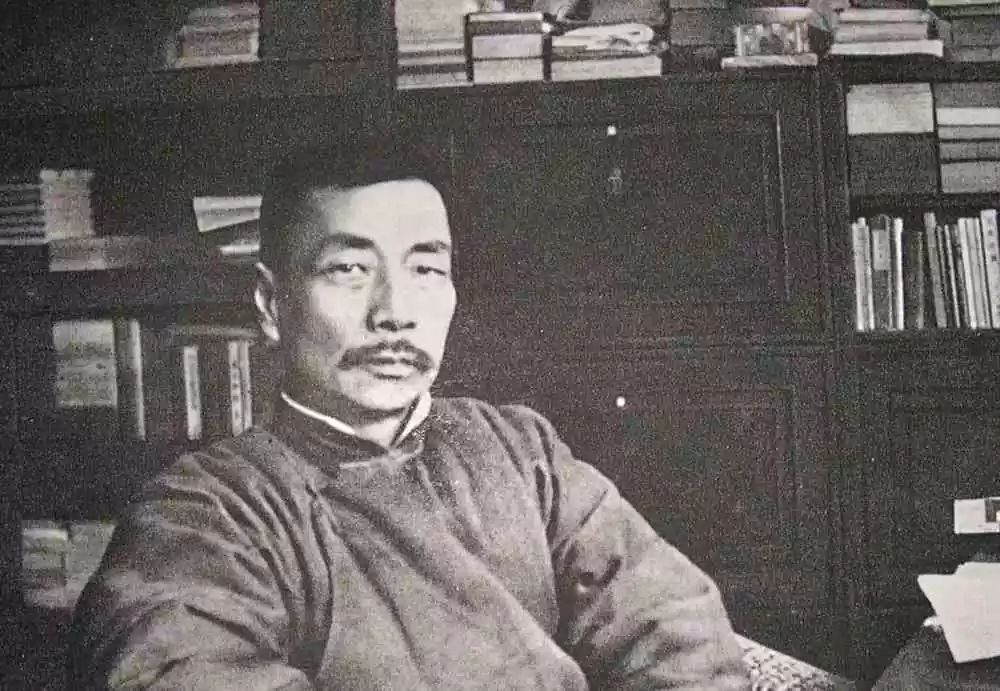 鲁迅“骂人不带脏字”的十句经典，句句精辟诛心，怼到人哑口无言