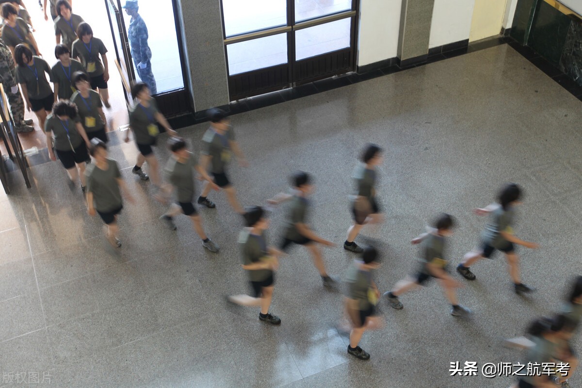 本科毕业想参军入伍考军校，不知道可不可行？