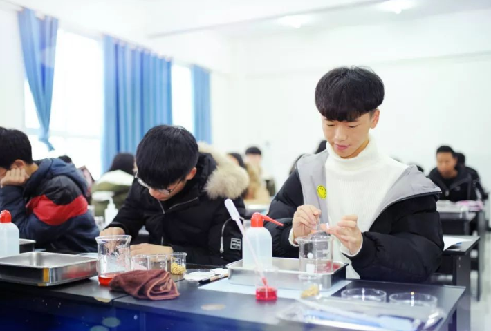 “技校让我找到了闪光点，是我无悔的选择”，3个真实技校蜕变记