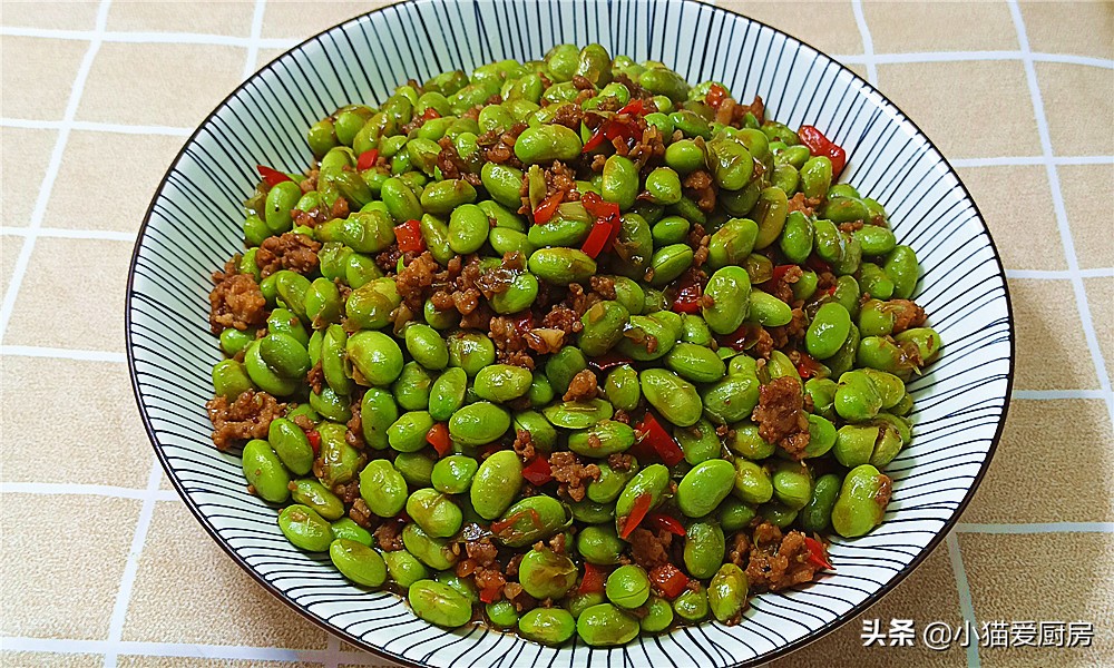 肉末炒青豆要想好吃不变色，掌握这2小技巧，鲜香又入味特下饭