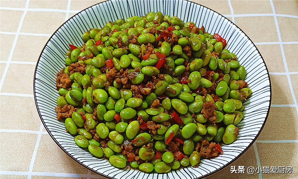 青豆炒肉末的家常做法(掌握這2小技巧鮮香又入味特下飯)